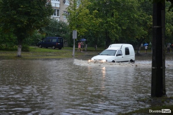 Як топило спальні райони Луцька. ФОТО