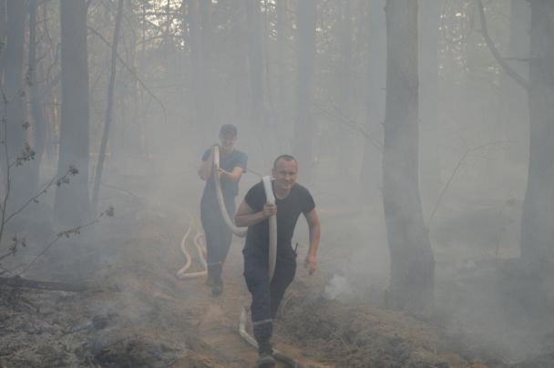 На складах в Балаклії локалізували пожежу