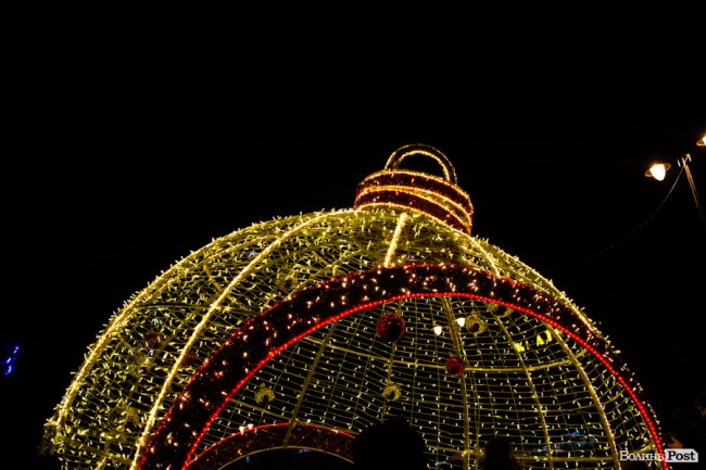 Святкові вогні вечірнього Луцька. ФОТО