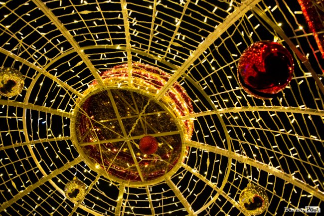 Святкові вогні вечірнього Луцька. ФОТО