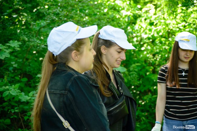 «Це може бути суперлокація»: «Інвестор» влаштував толоку у ботанічному саду на Потебні. ФОТО*