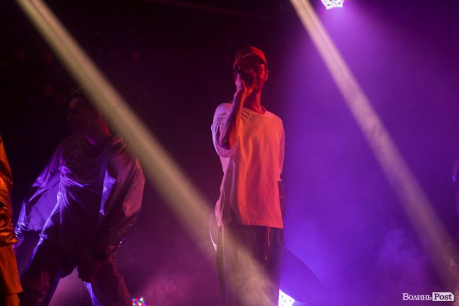 У луцькій «Опері» відгримів концерт Макса Барських. ФОТОРЕПОРТАЖ