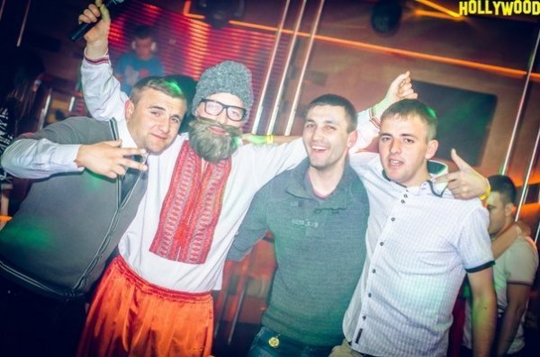 «Козацька» вечірка в луцькому клубі. ФОТО