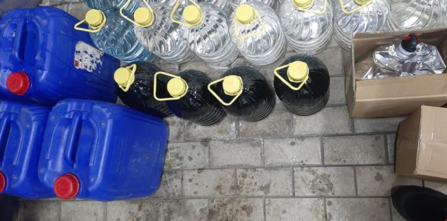 З Волині на Житомирщину доставляли нелегальний спирт. ФОТО