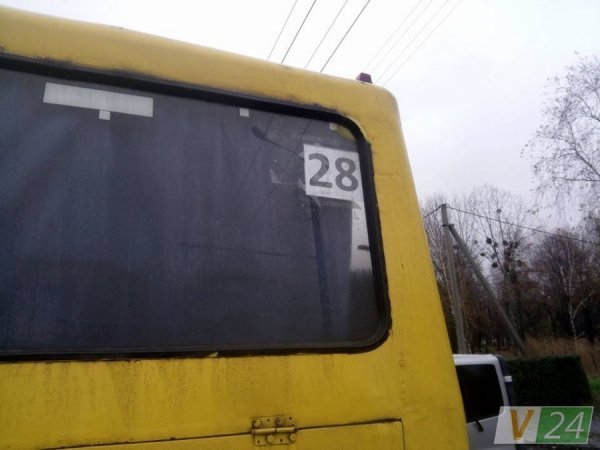 У Луцьку Мercedes зіткнувся з маршруткою