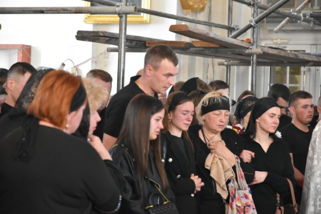 Скорботний день: у Луцьку провели в останню путь двох Героїв