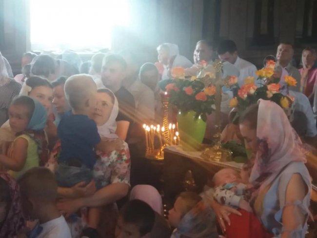 Хірург Валіхновський відправив святкову службу у храмі на Волині 