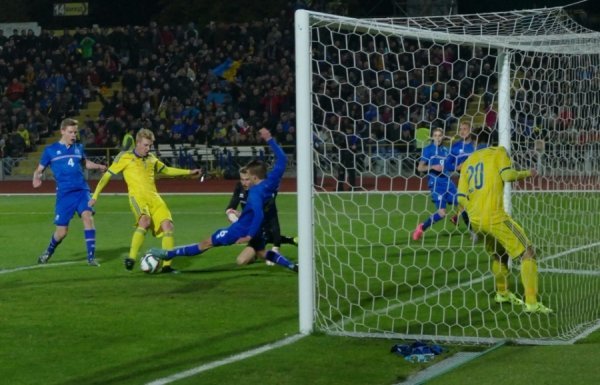 Молодіжна збірна України програла Ісландії. ФОТО