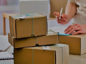 На Волині шахрай забрав на пошті чужий товар вартістю 126 тисяч 