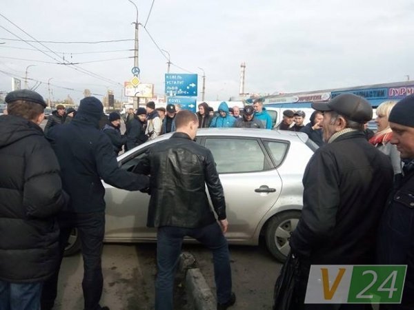 У Луцьку базарники з «Варшавки» ледь не побилися з муніципалами
