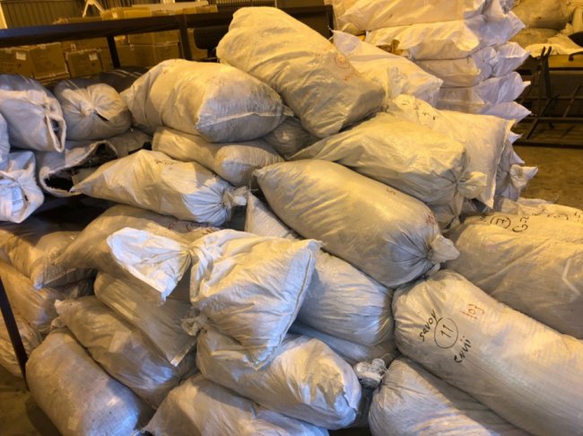 Через «Ягодин» намагались перевезти жіночий одяг на величезну суму