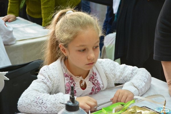 Митці Луцька майстрували у «Різдвяній майстерні». ФОТО