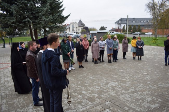 У Зимнівському ліцеї відкрили меморіальну дошку на честь загиблого воїна Володимира Зімича