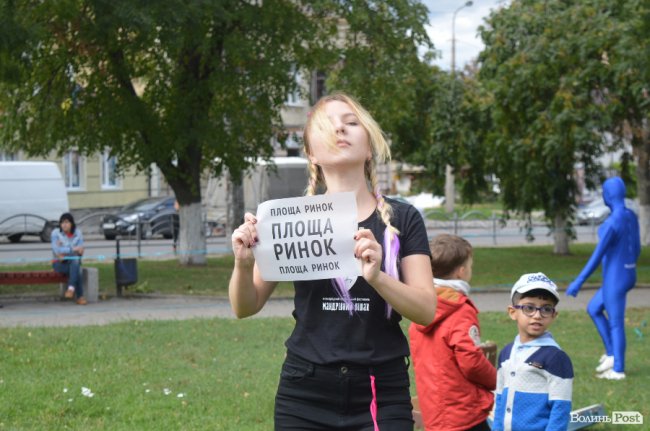 З хлібом, горілкою та кров’ю: у Луцьку відкрили фестиваль театрів. ФОТО