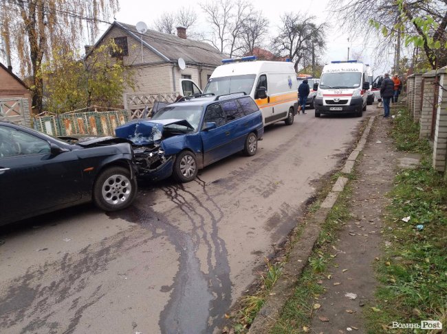 У Луцьку - аварія лоб в лоб з потерпілими. ФОТО