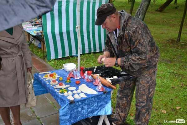 У Луцьку  - квіткова виставка до Дня Незалежності. ФОТО