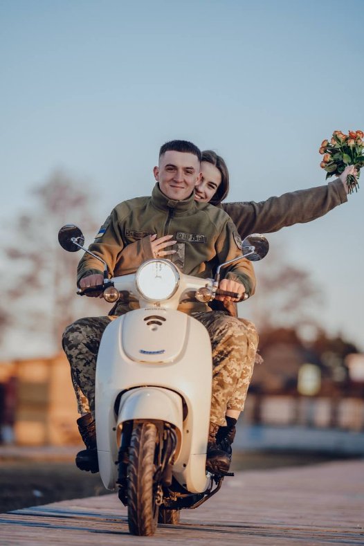 Захищають удвох Україну: на Волині одружилась закохана пара військових. ФОТО