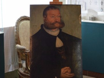 Новини з минулого. Ордени для загиблих та картини для музею