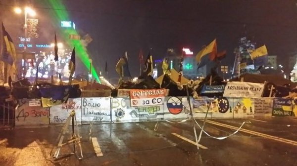 Євромайдан не дочекався штурму. ФОТО