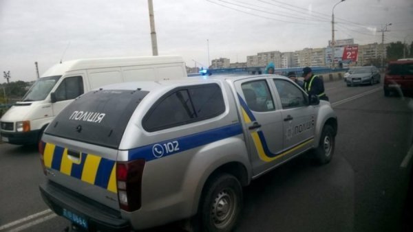 У Луцьку потрійна аварія на мосту. ФОТО