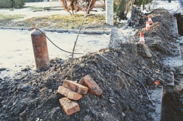 Пояснили, чому у центрі Луцька вирили ями