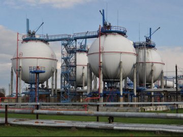 Окупанти знищили Кременчуцький нафтопереробний завод