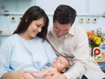 «‎‎Чоловікам також емоційно важко», – луцький лікар про партнерські пологи