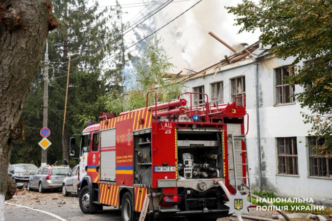 У Рівному вже 20 поранених: у поліції показали наслідки російського прильоту. ФОТО