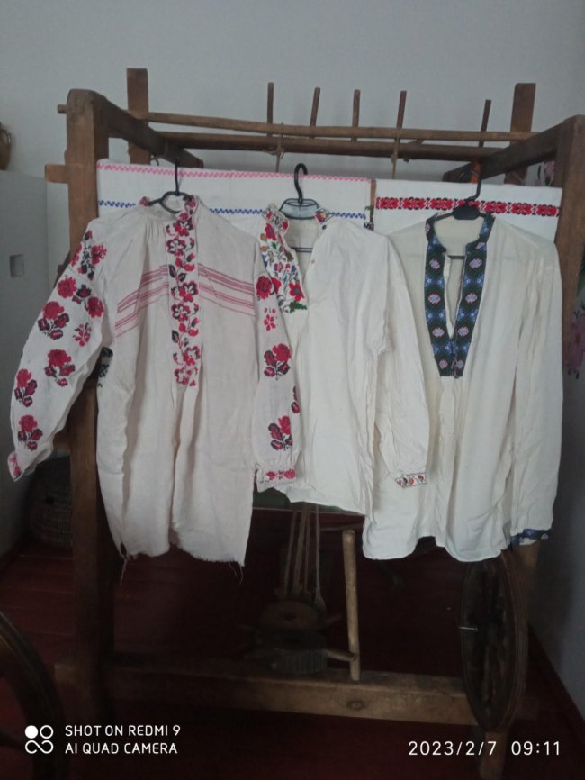 Волинянка зібрала колекцію прадавніх вишиванок. ФОТО