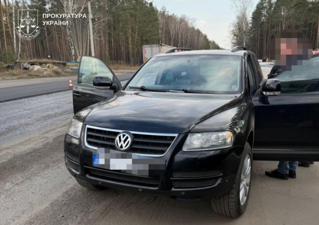 На Волині керівник благодійного фонду продавав автівки, ввезені для ЗСУ