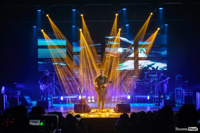 У Луцьку з новим альбомом виступив Арсен Мірзоян. ФОТО