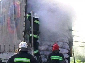 У Ковелі горіла фура з вугіллям