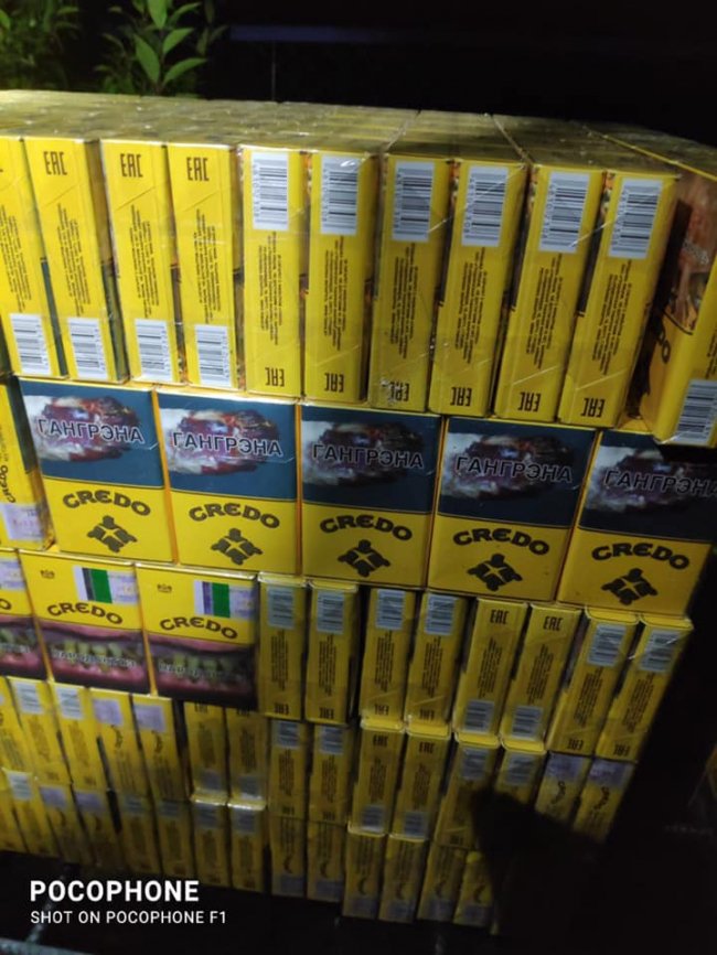 Білорус намагався під виглядом тканин перевезти через волинський кордон цигарки. ФОТО