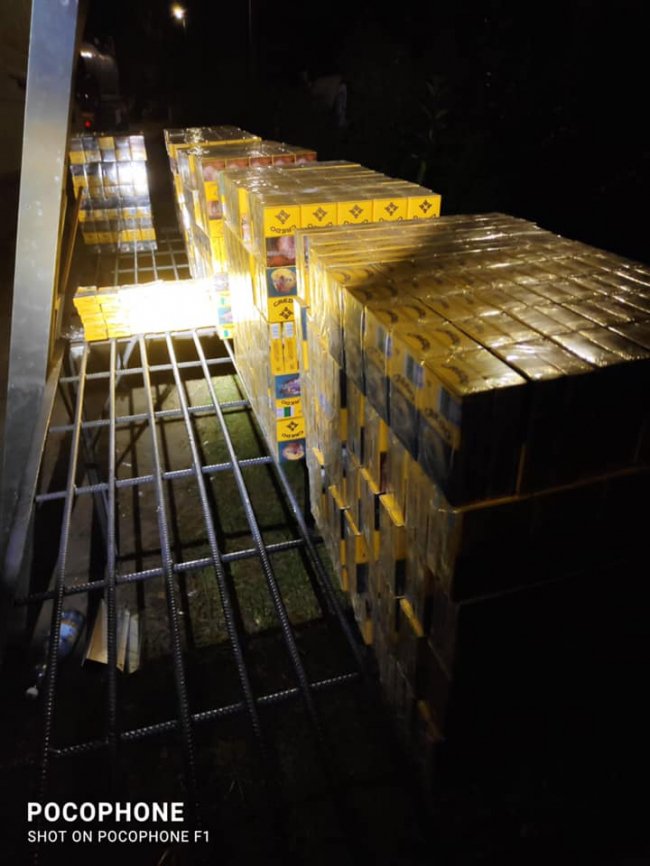 Білорус намагався під виглядом тканин перевезти через волинський кордон цигарки. ФОТО