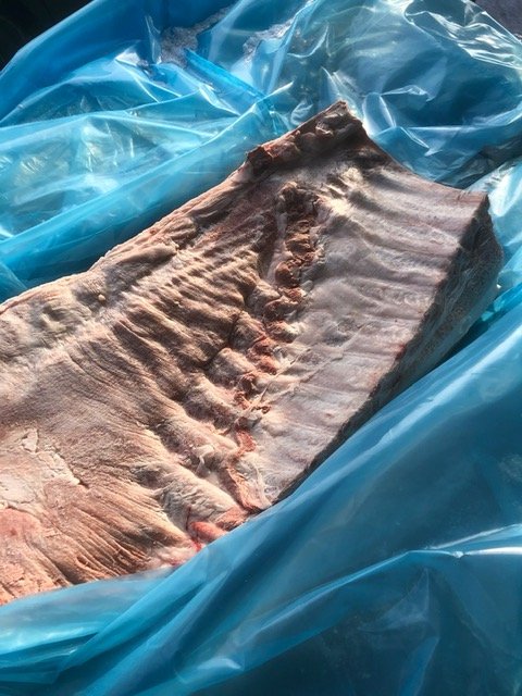 Через «Ягодин» підприємець намагався провезти 20 тонн свіжомороженої свинини 