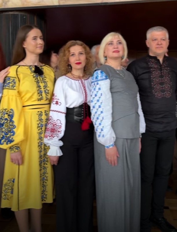 «Це наш прапор, тільки на полотні»: луцькі театрали зняли щемливе відео до Дня вишиванки