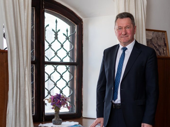 Ректор волинського університету задекларував новий автомобіль за 2,6 млн грн 