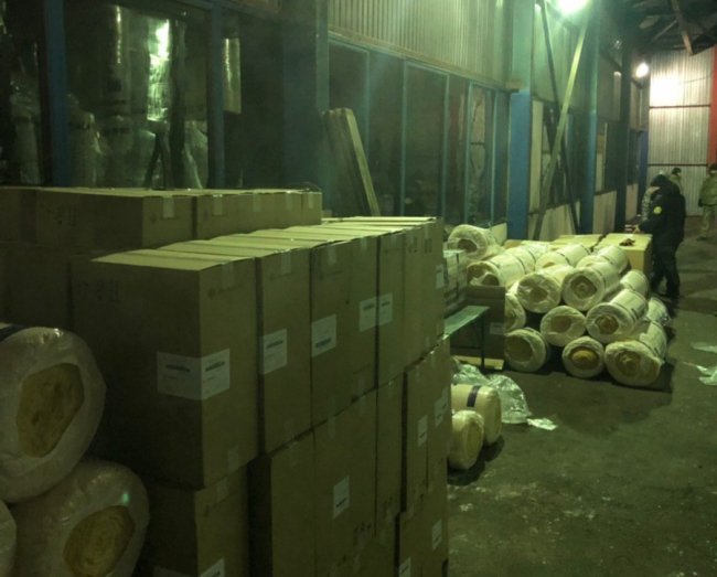 На Волині митники знайшли 60 тисяч пачок контрабандних цигарок