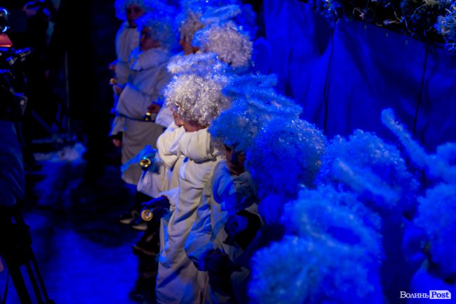 У Луцьку урочисто засвітили головну ялинку міста. ФОТО