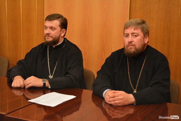 Протоієрей Валентин Марчук (ліворуч) та Володимир Літвенчук (праворуч)