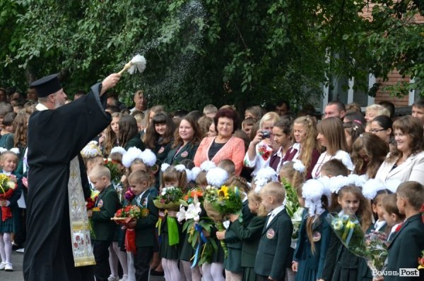 Депутати Ткачук і Яручик привітали луцьких школярів з Першим вересня. ФОТО*