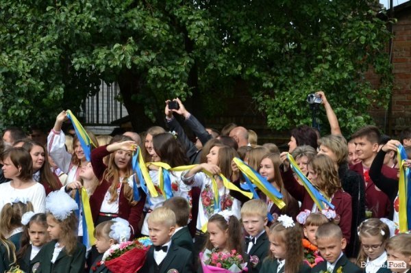 Депутати Ткачук і Яручик привітали луцьких школярів з Першим вересня. ФОТО*