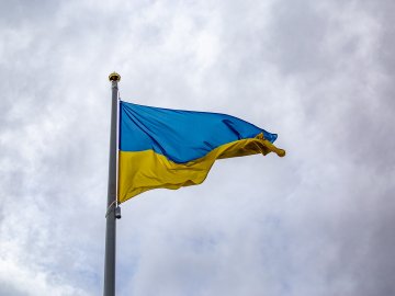 У Балаклії урочисто підняли український прапор