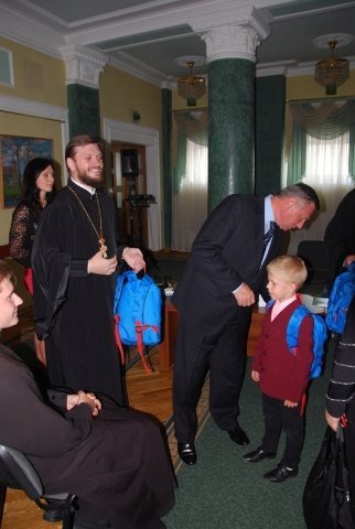Благодійна шкільна акція в Луцьку. ФОТО