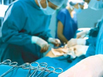 Волинські хірурги за рік провели 100 операцій із зупинкою серця