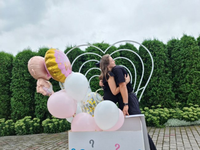 Поліцейський з Волині дізнався стать майбутньої дитини на блокпості. ФОТО