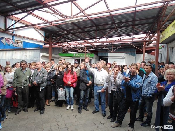 Підприємці «Варшавки» збираються пікетувати міськраду. ФОТО