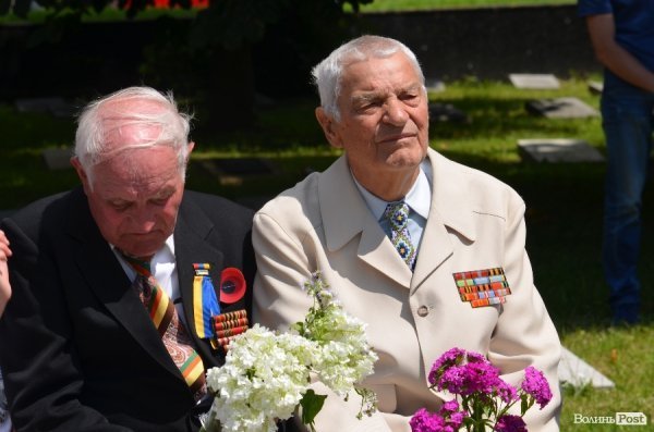У Луцьку вшанували пам'ять жертв війни. ФОТО