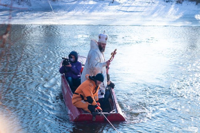 Як лучани пірнали в крижану купіль Стиру. ФОТО. ВІДЕО