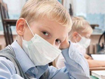 На Волині на коронавірус хворіють більше сотні школярів
